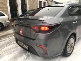 Спойлер + козырек Kia Rio 4 (под покрас)