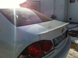 Спойлер + козырек Honda Civic 8 4d (под покрас)