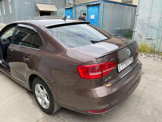 Спойлер + козырек VW Jetta 6 (под покраску)