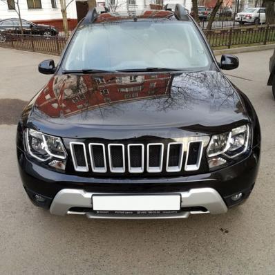 Решётка радиатора Renault Duster Cherokee style (Съёмные окна)