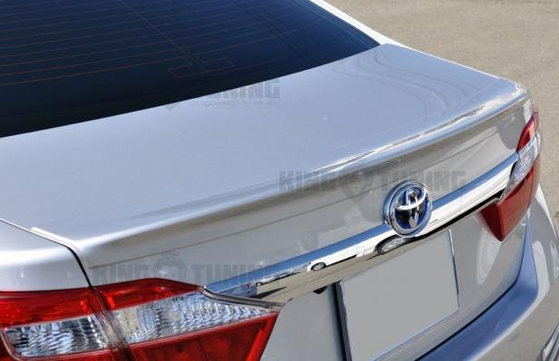 Спойлер  Моделиста на багажник Toyota Camry 50