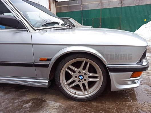 Крылья передние BMW E28