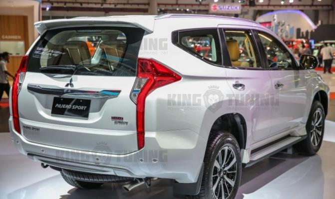 Спойлер для Mitsubishi Pajero Sport 3 (стеклопластик)