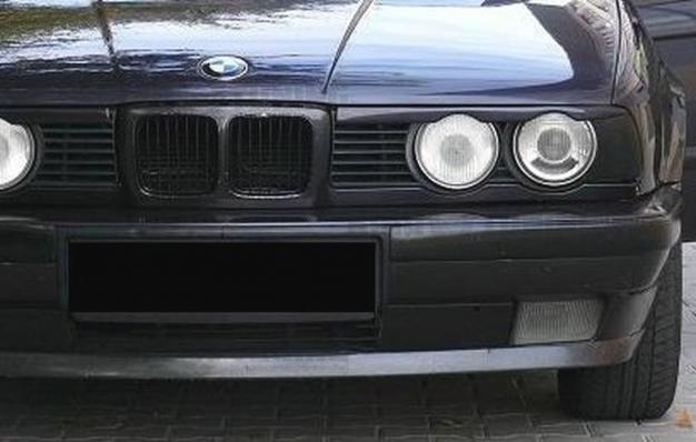 Реснички для BMW E34 с вырезом (абс пластик)