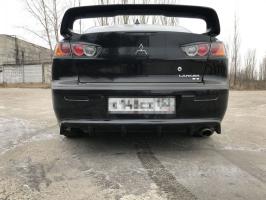 Диффузор на задний бампер митсубиси лансер 10  (с вырезом)